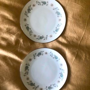 PAIR OF NEW NORITAKE WELLESLEY 6 INCH DESSERT PLATES - REAL PLATINUM RIM
